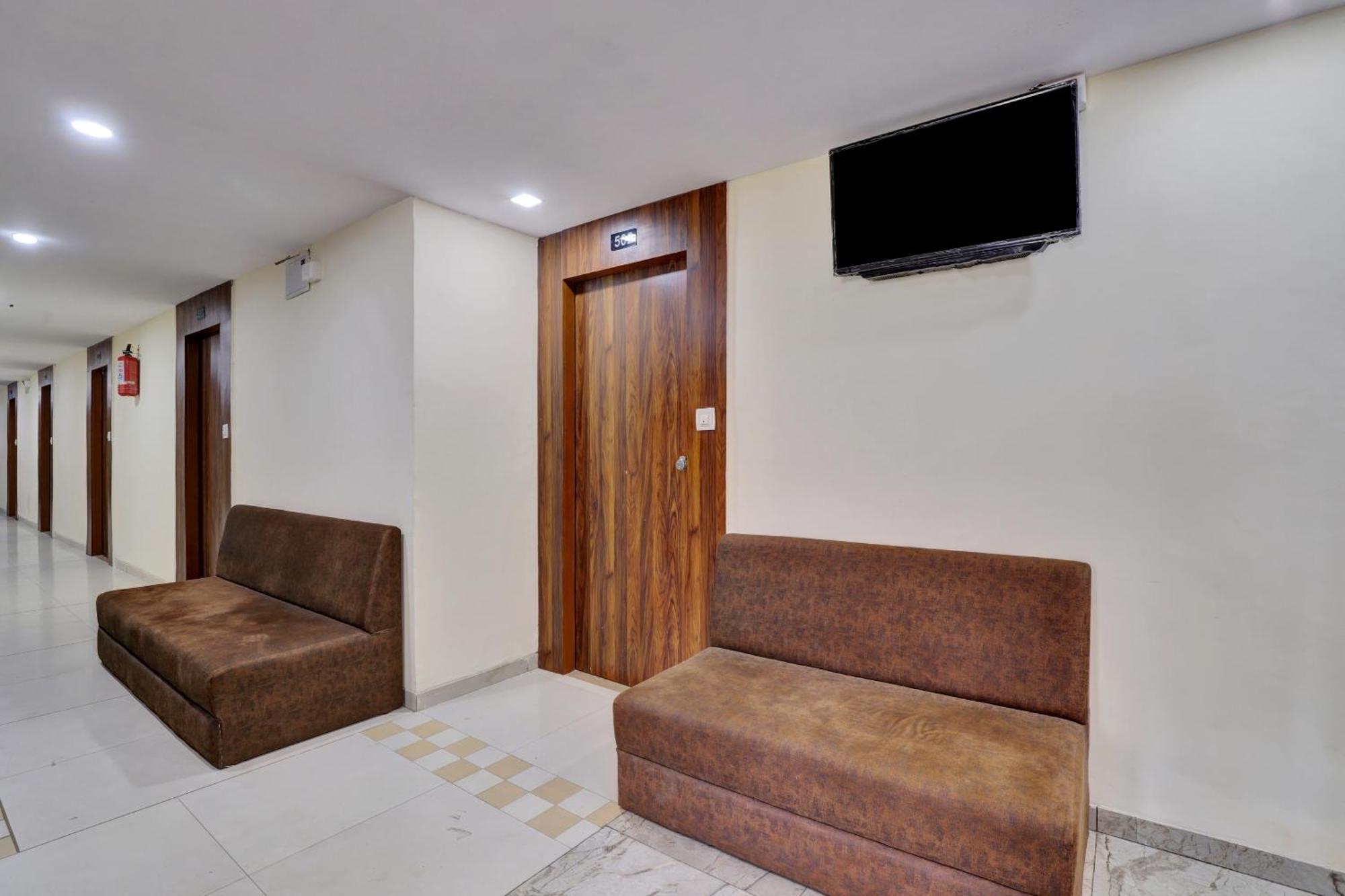 Hotel O Neelkamal Ahmadábád Kültér fotó