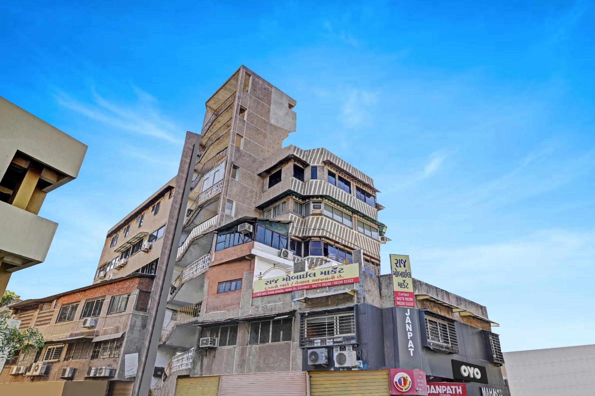 Hotel O Neelkamal Ahmadábád Kültér fotó